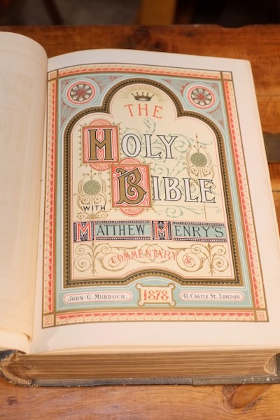 bible anglaise 19ieme siecle inspiration de harry Potter en cuir noir 